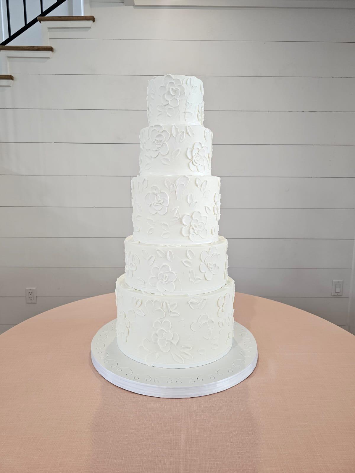 Wedding Cake. White Smooth BC Details