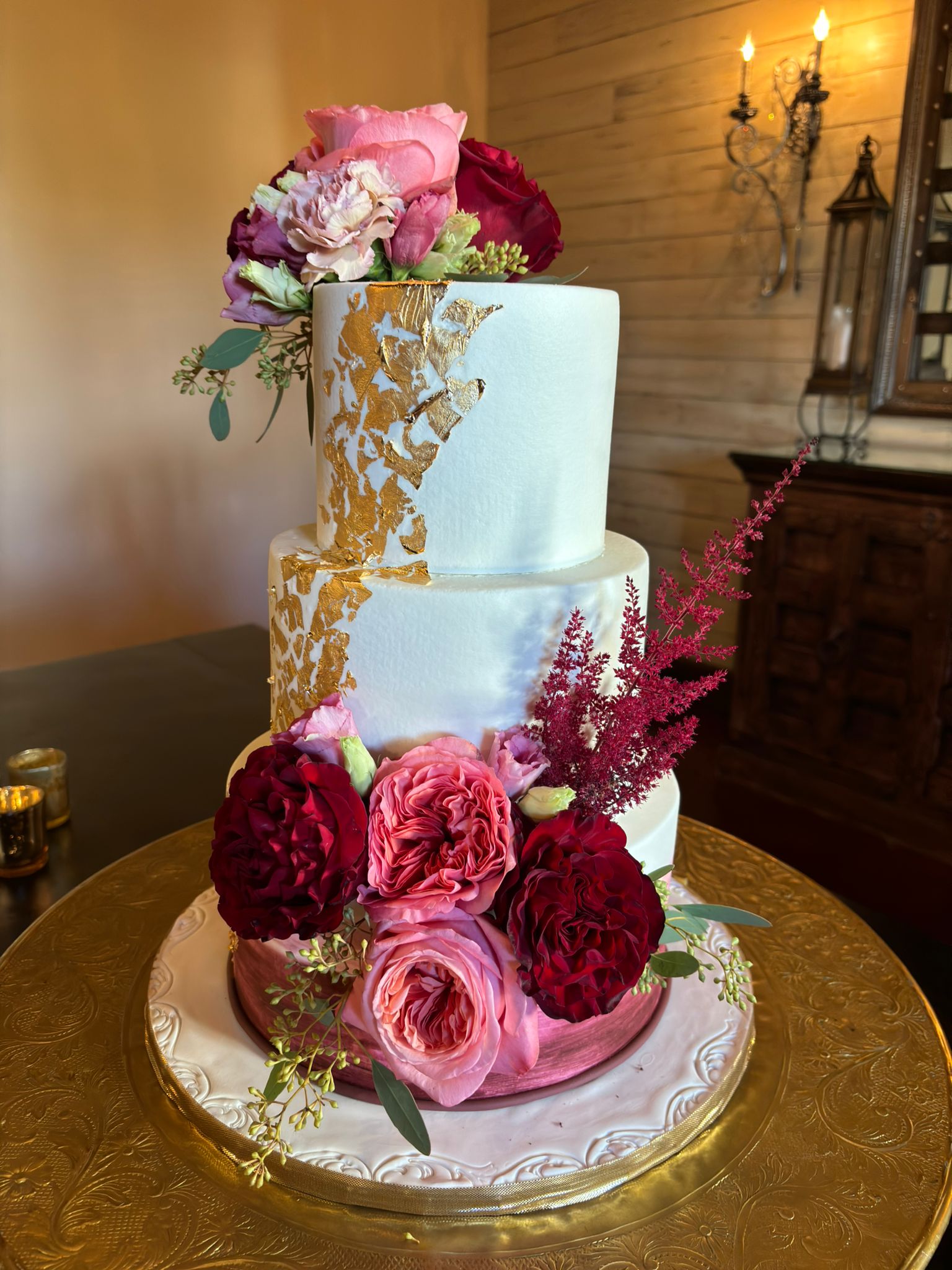 Wedding Cake. Gold Pink Details