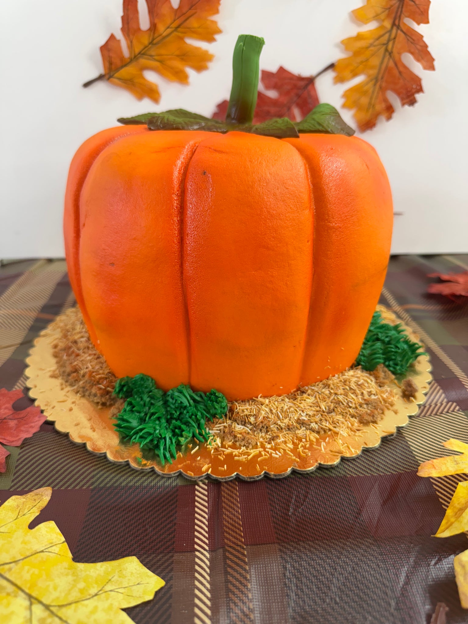 PUMPKIN SPICE PUMPKIN SHAPED CAKE