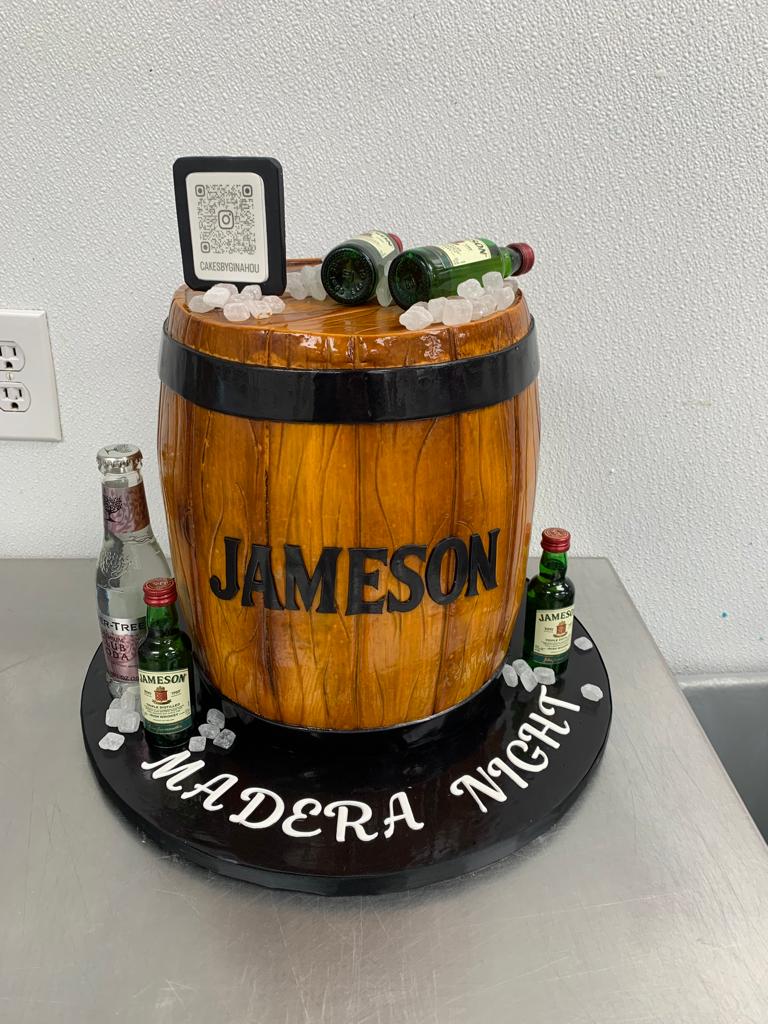 Grooms Cake. Whiskey Barrel